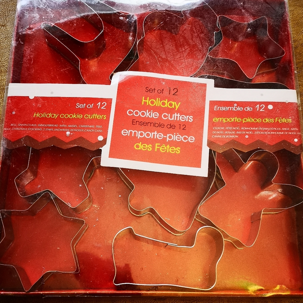 $2/20 Set of ten cookie cutters Loblaws 2006